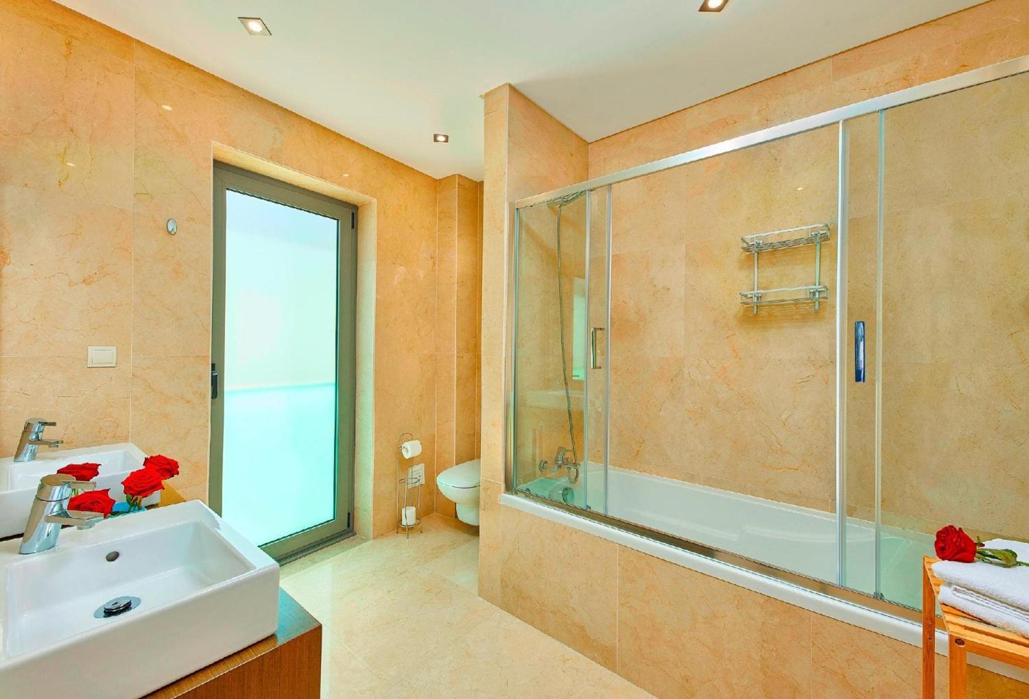 Stunning Townhouse With Pool In Centre Holiday home Tavira