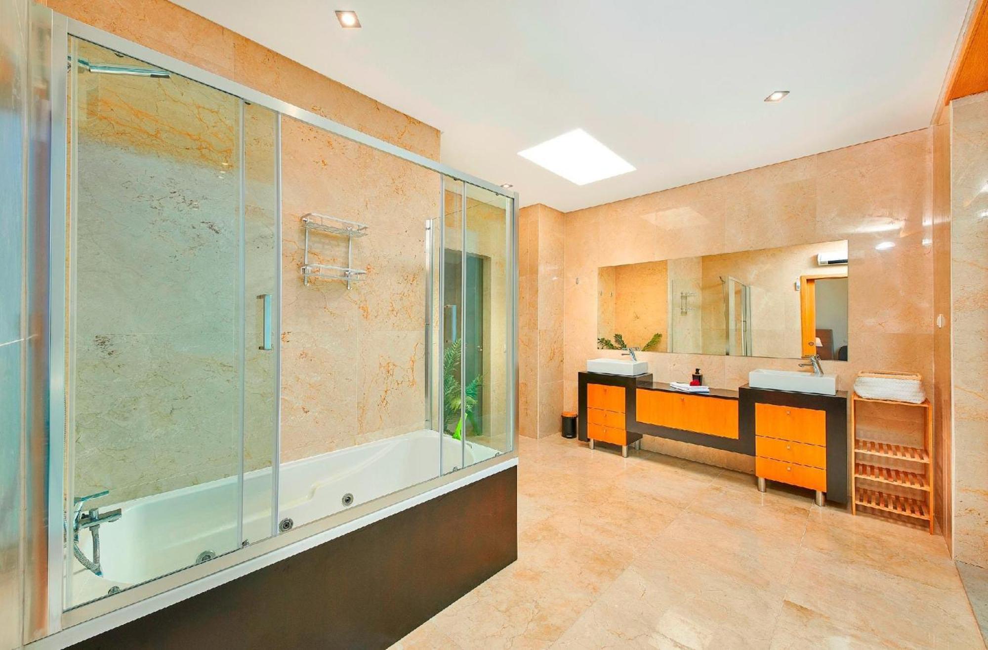Stunning Townhouse With Pool In Centre Tavira