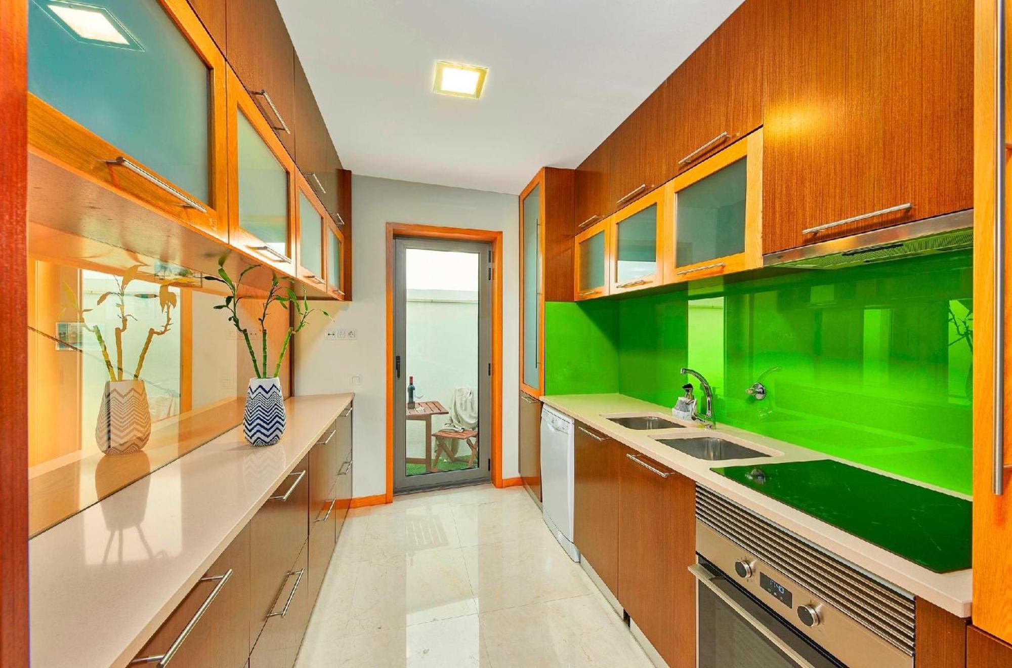 Stunning Townhouse With Pool In Centre Holiday home *