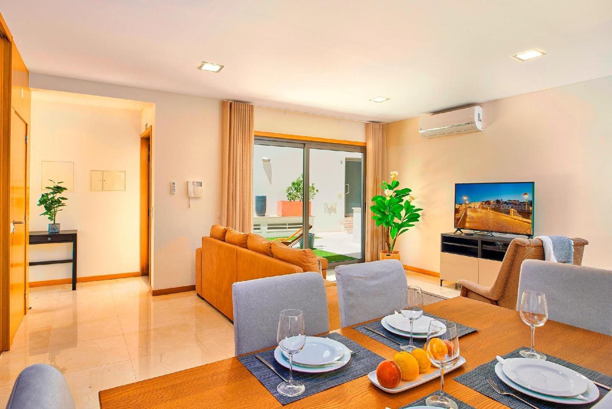 Stunning Townhouse With Pool In Centre Holiday home Tavira